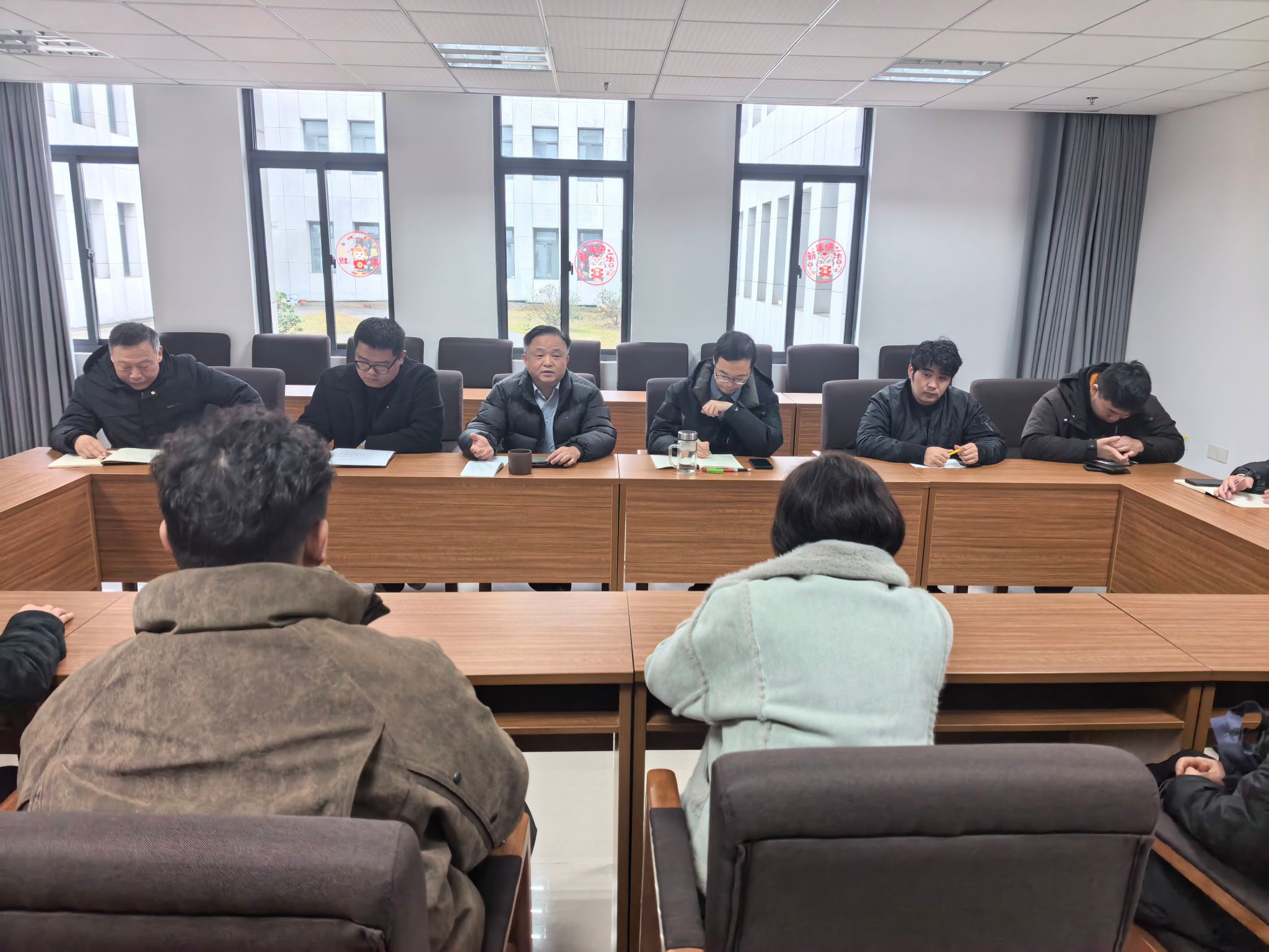 保障服务部召开2026年春季学期商户开学工作会议