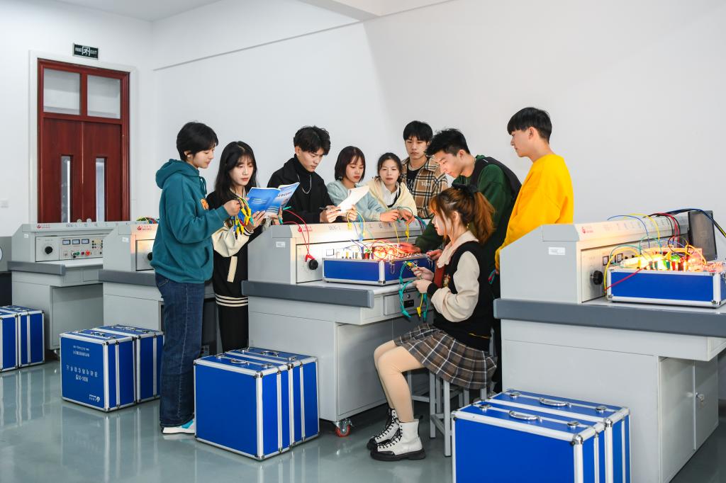 电气信息工程学院-电子实验室